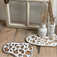 Tablett in Leo look mit Gießmasse gegossen