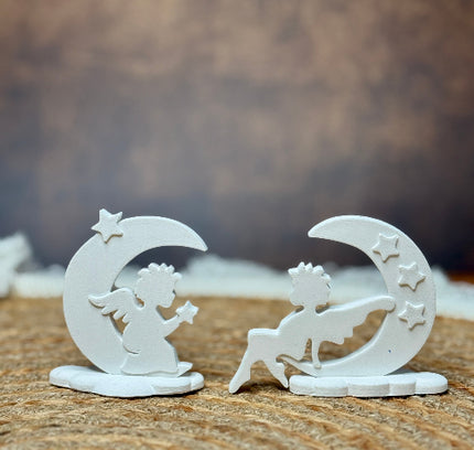 Zwei gegossene Engel-Figuren aus Silikonform, mit Halbmond, Sternen und Wolke