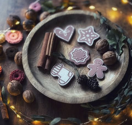 Lebkuchen Weihnachtsanhänger Silikonform in der Schale