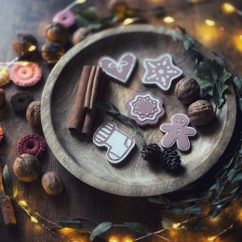Lebkuchen Weihnachtsanhänger Silikonform in der Schale