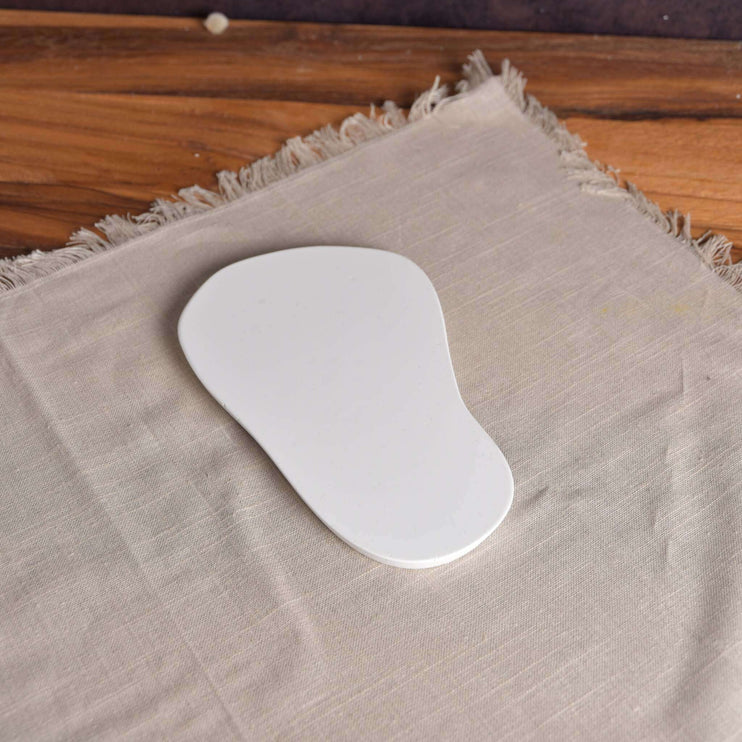 Kleine Silikonform für organisch geformtes DIY-Tablett